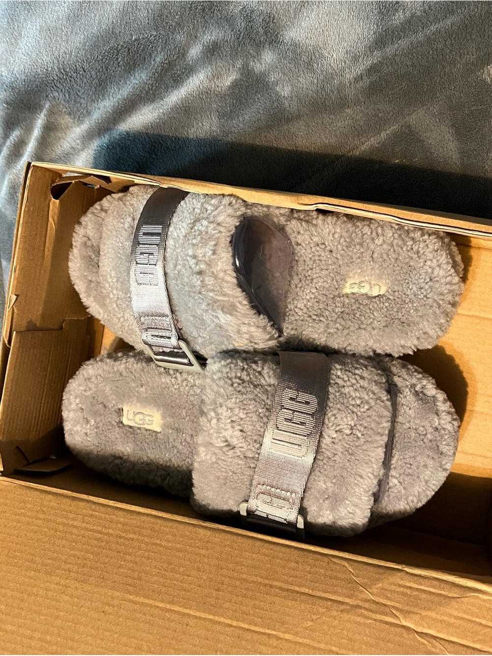 UGG Cozy fluffita Slide Sandals in Light Gray